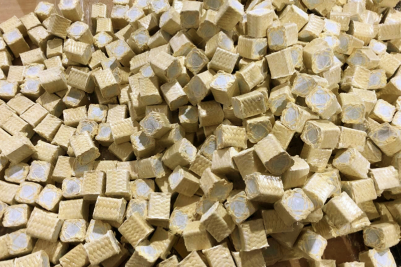 SUNPASSResists abrasion Resists most acids and alkalis abrasive service applications delete extra zinc from wire Aramid PTFE Packing Fiber Fiberglass Core.