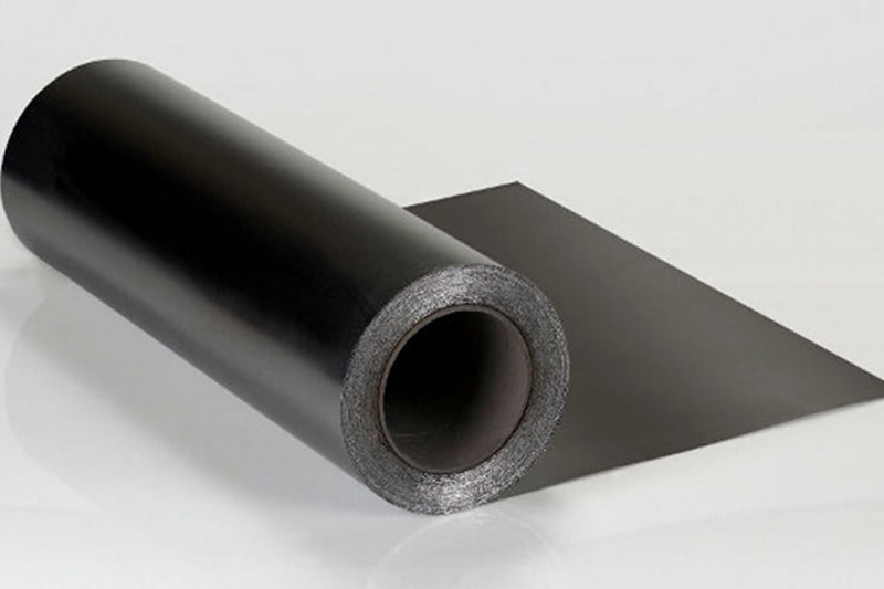 What is the role of graphic graphite sheets in heat dissipation of electronic equipment?